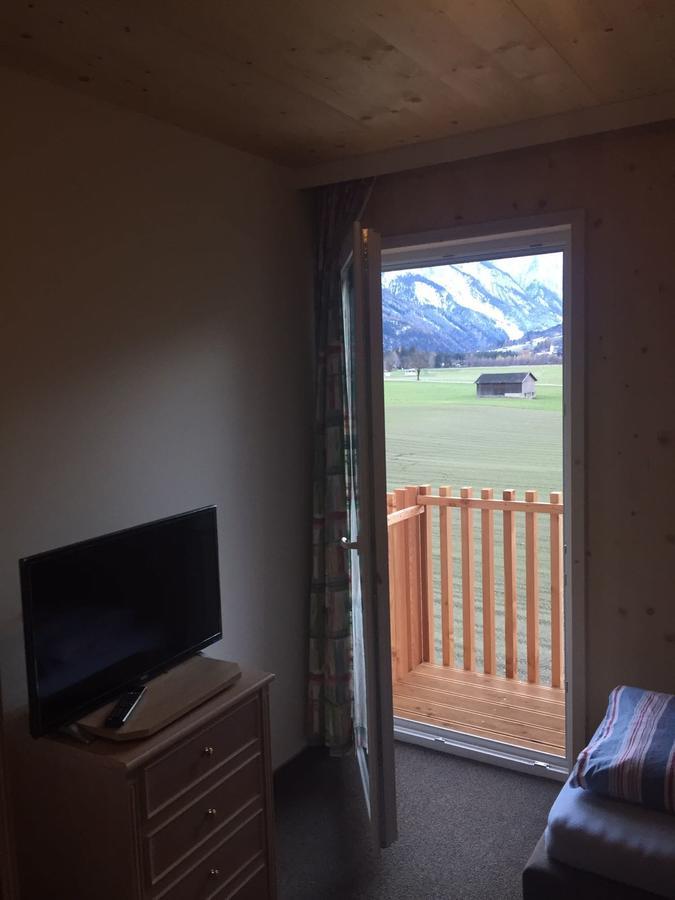 Falken Horst Lienz Buitenkant foto