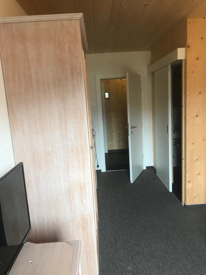 Falken Horst Lienz Buitenkant foto