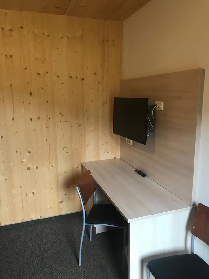Falken Horst Lienz Buitenkant foto