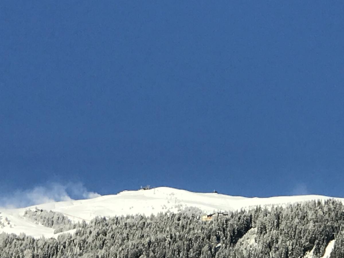 Falken Horst Lienz Buitenkant foto