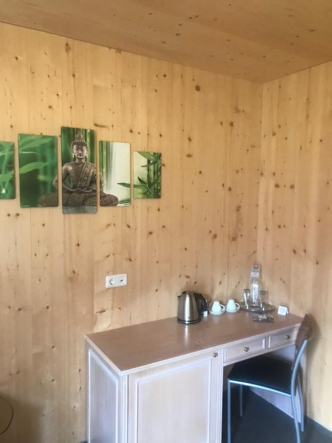 Falken Horst Lienz Buitenkant foto