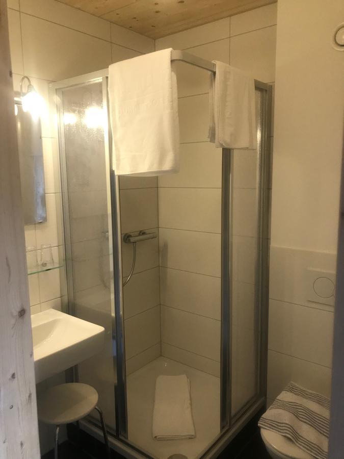 Falken Horst Lienz Buitenkant foto