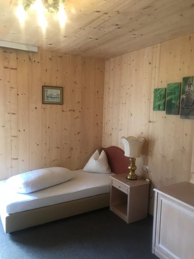 Falken Horst Lienz Buitenkant foto