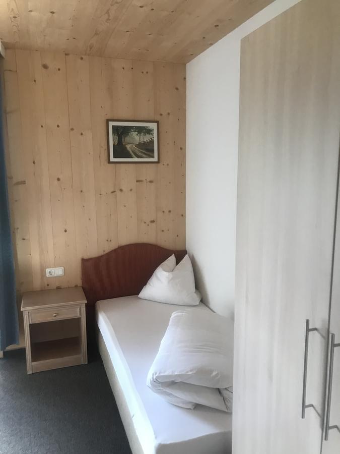 Falken Horst Lienz Buitenkant foto