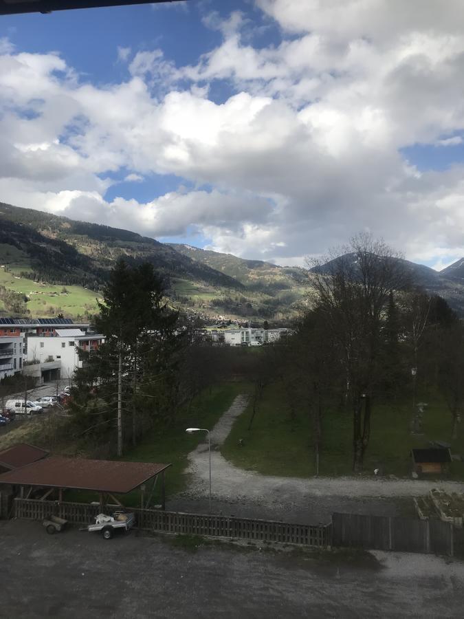 Falken Horst Lienz Buitenkant foto