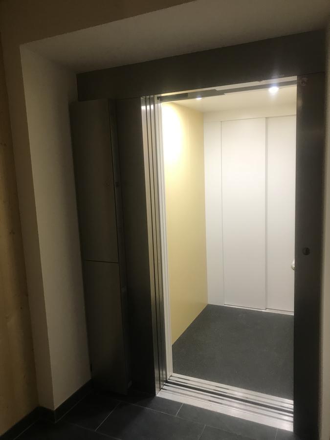 Falken Horst Lienz Buitenkant foto