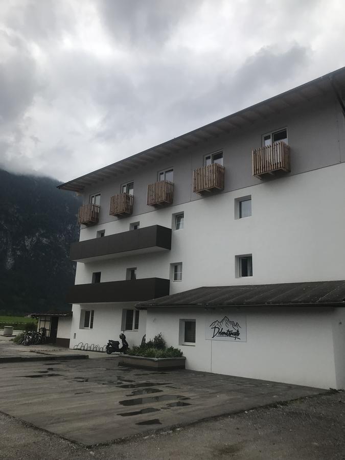 Falken Horst Lienz Buitenkant foto
