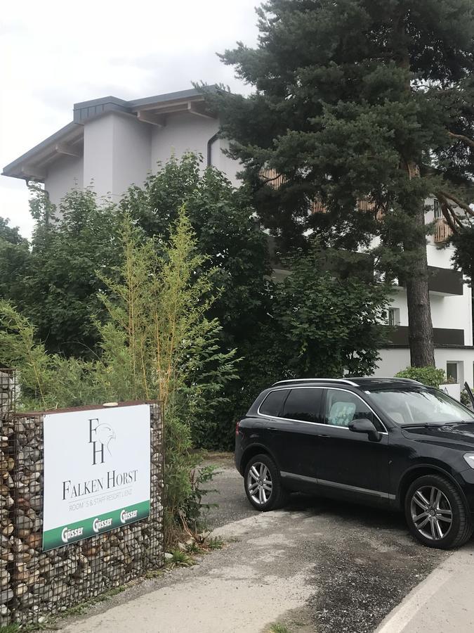 Falken Horst Lienz Buitenkant foto