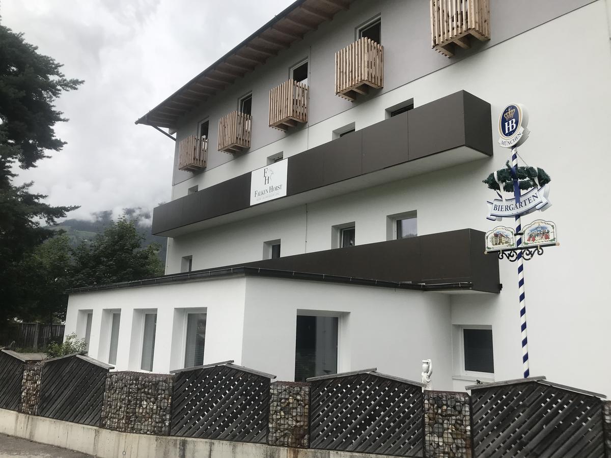 Falken Horst Lienz Buitenkant foto