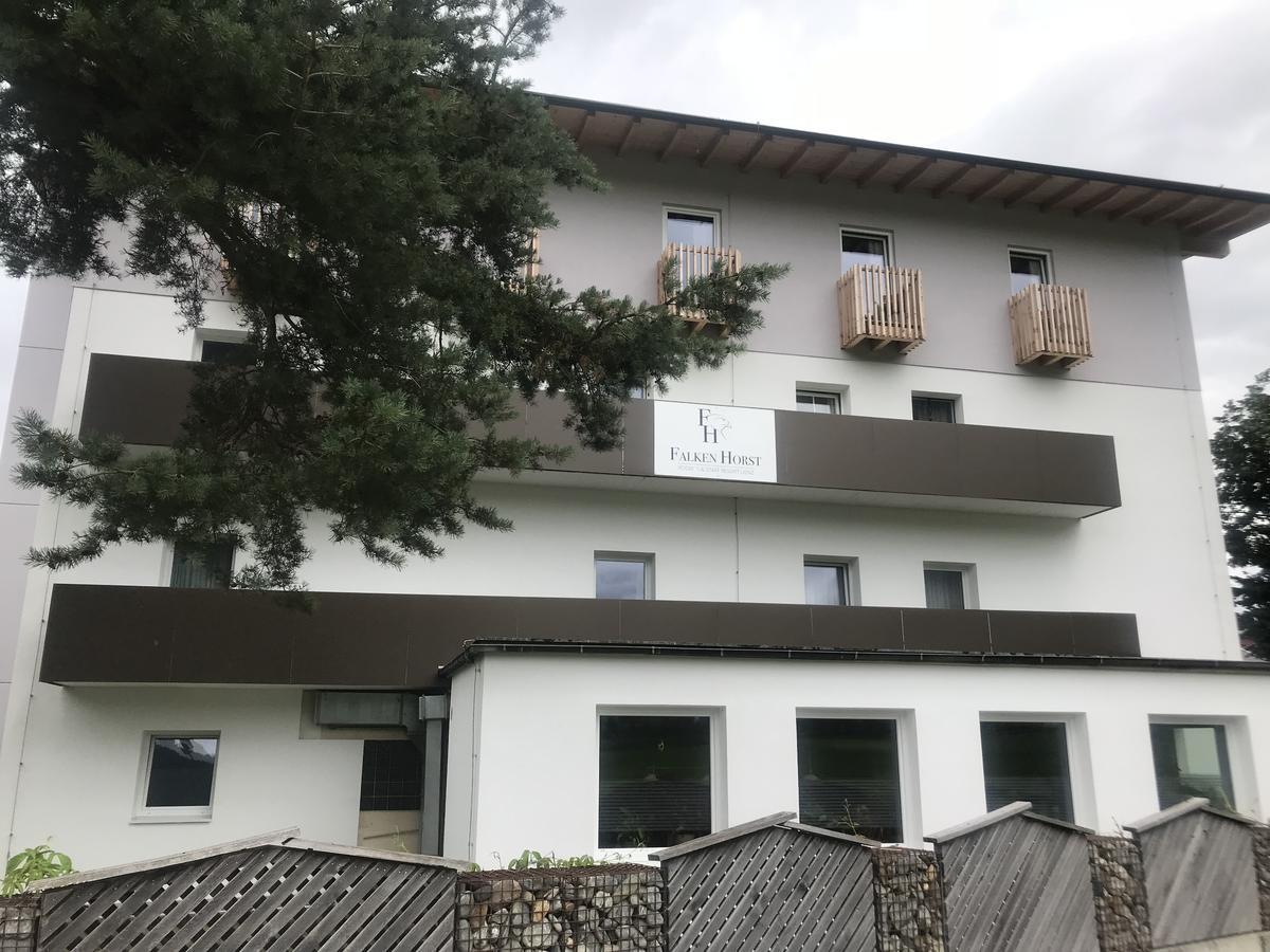 Falken Horst Lienz Buitenkant foto