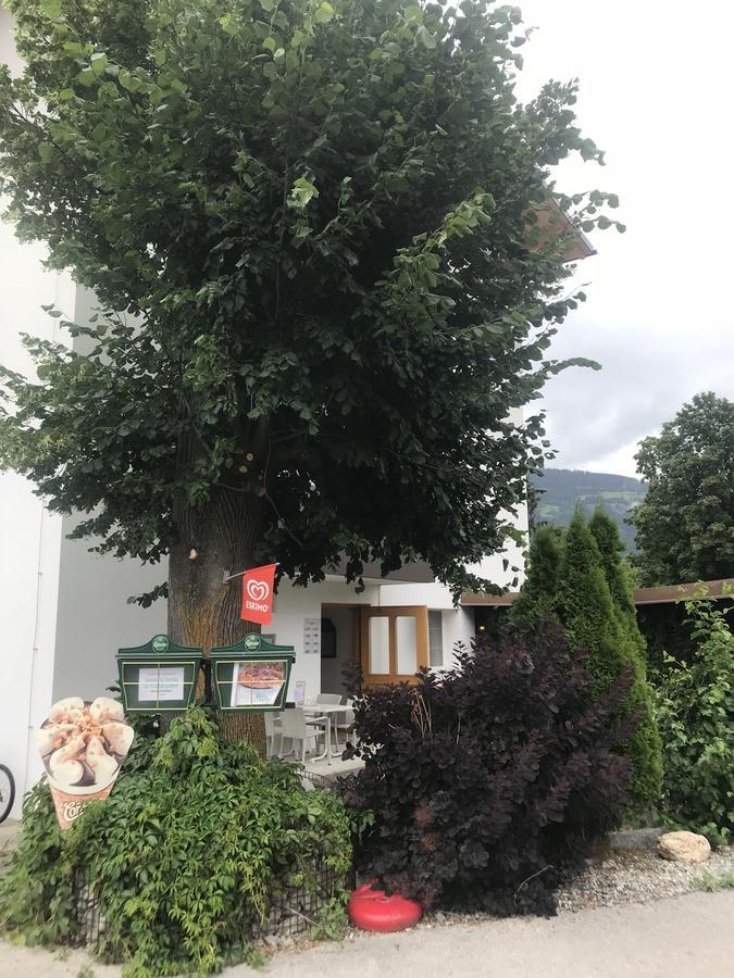 Falken Horst Lienz Buitenkant foto