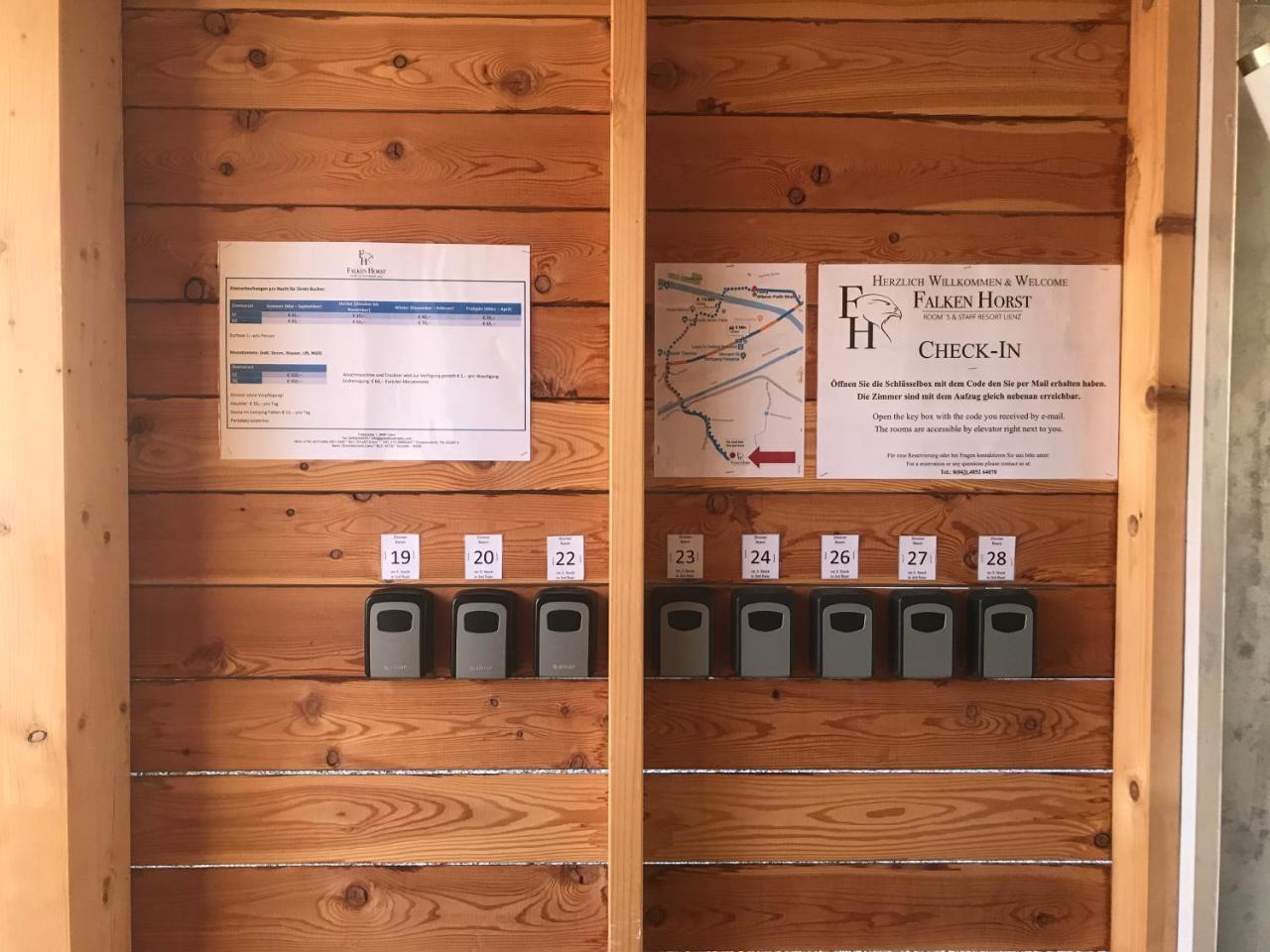Falken Horst Lienz Buitenkant foto