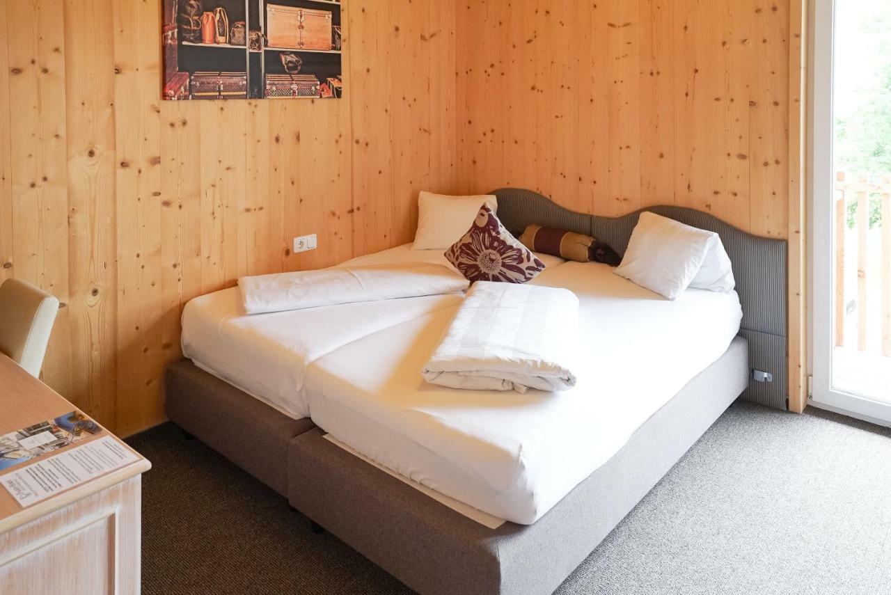 Falken Horst Lienz Buitenkant foto