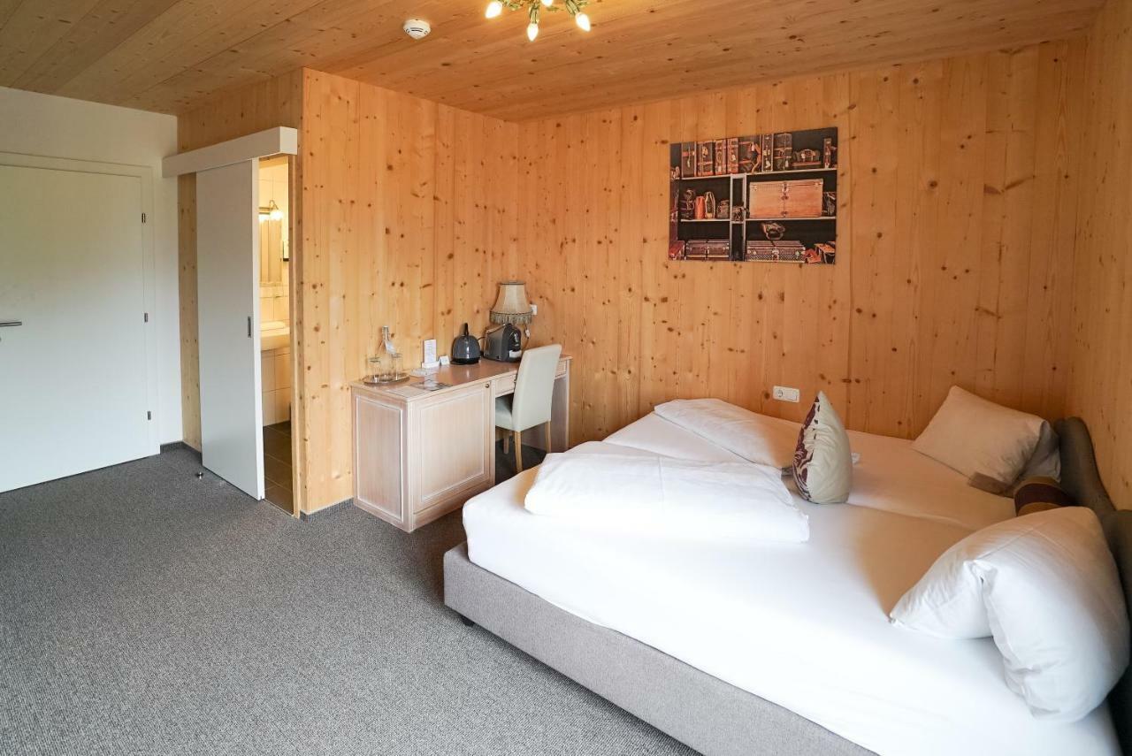 Falken Horst Lienz Buitenkant foto